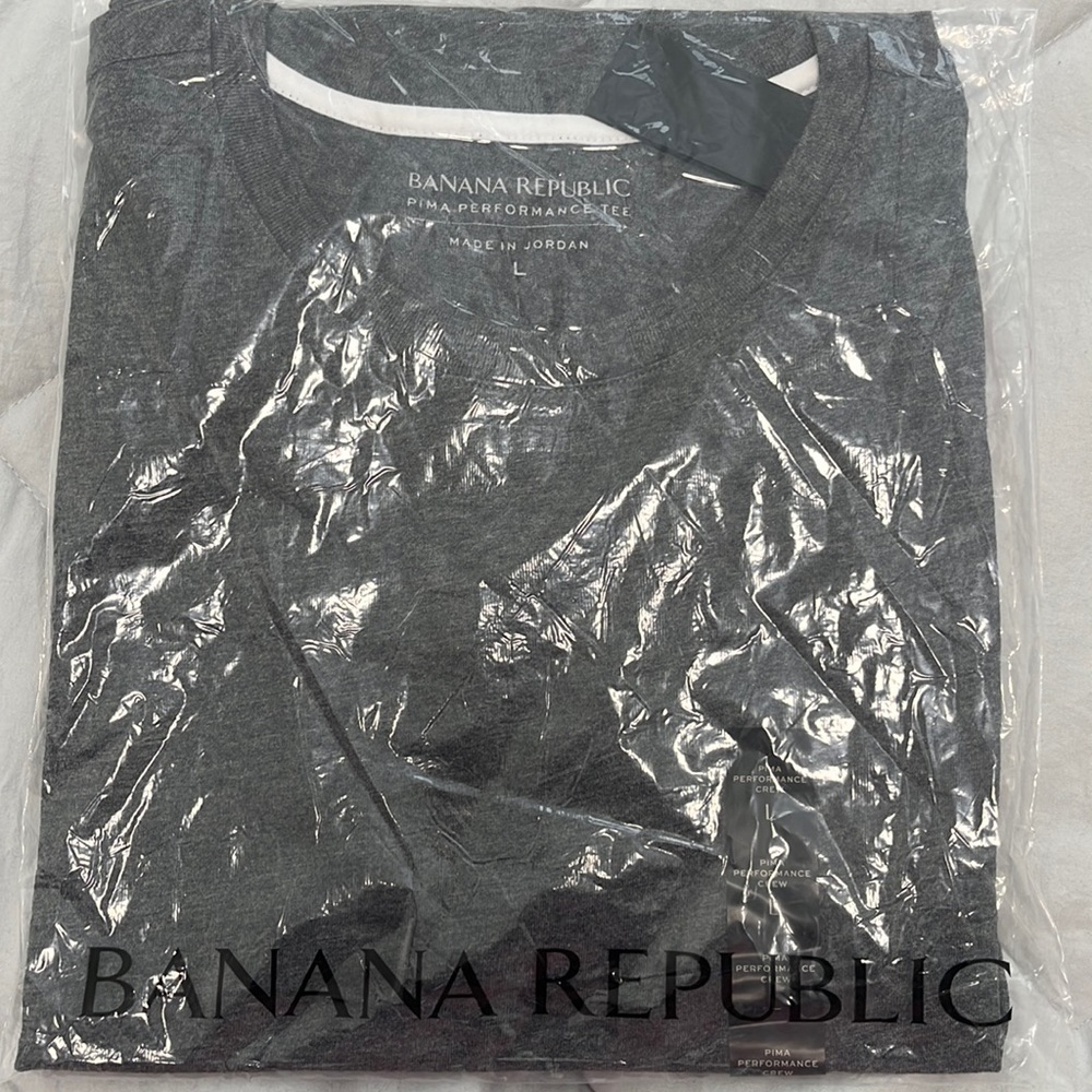 BANANA REPUBLIC NWT Men Tshirt